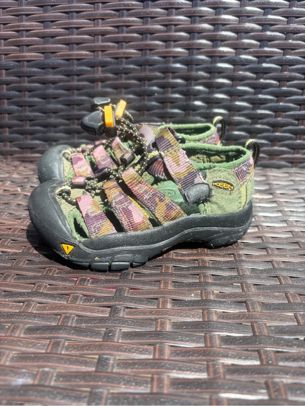Keen Kids Newport 2 Green & Pink Camo Toddler Waterproof Sandals size 8c